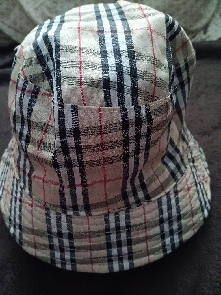 BURBERRY STYLE BUCKET HAT 🪣