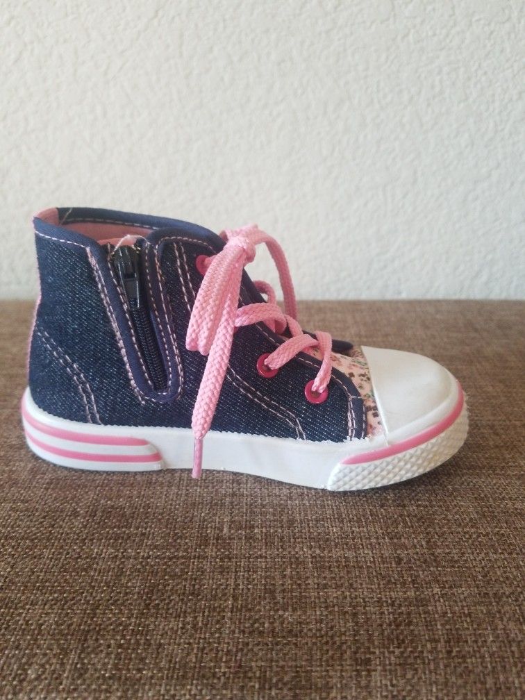 Toddler Girl High Tops Size 7