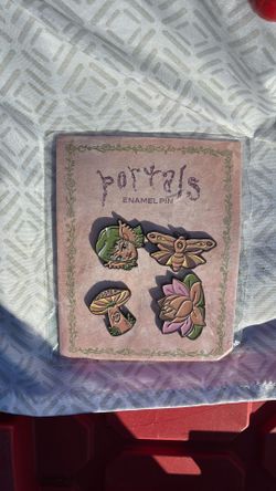 Melanie Martinez portal tour pins