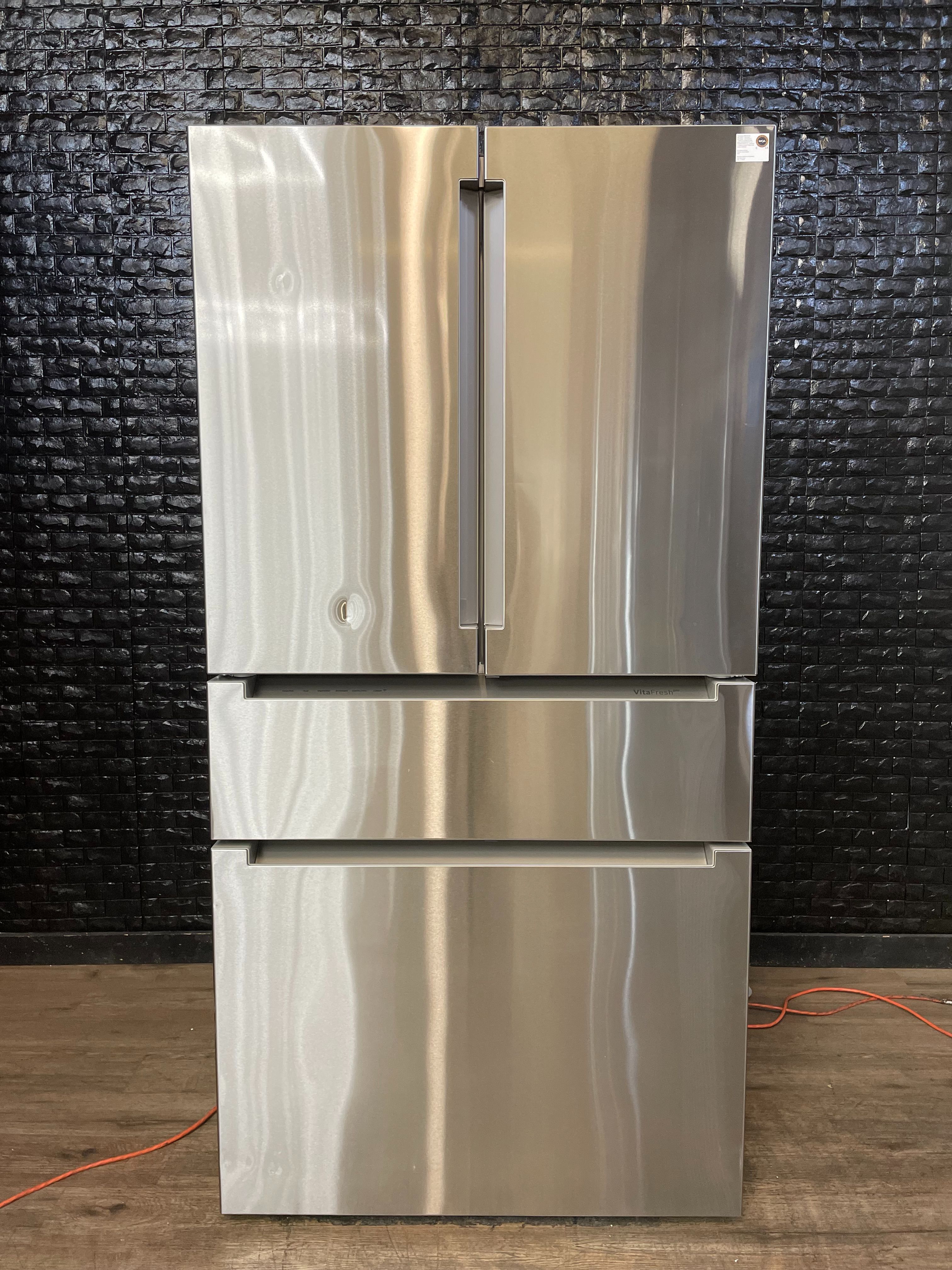 BOSCH REFRIGERATOR w/WARRANTY! R2639A