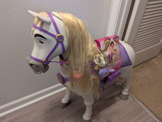 DISNEY PRINCESS PLAYDATE MAXIMUS