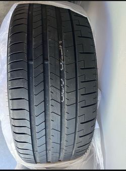 Pirelli P Zero (PZ4-Sport) 255/35R22 102Y HL Tire