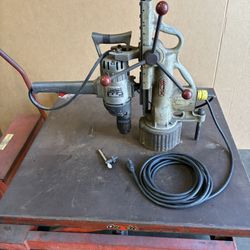 BUX Magnetic Drill 115V AC/DC 10” Stroke Black & Decker 644