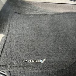 Prius V Floormats 