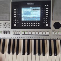 Yamaha Flagship Psr-910