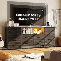 Dresser / Tv Stand 