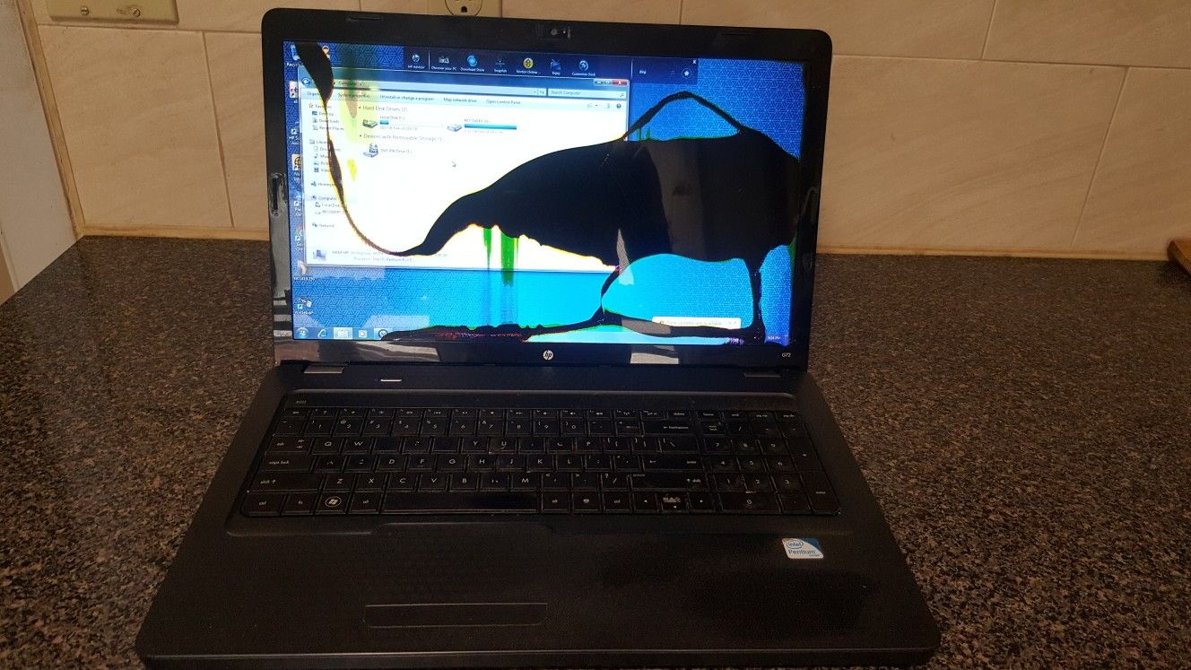 Hp g72 notebook PC ( cracked screen).make me offers