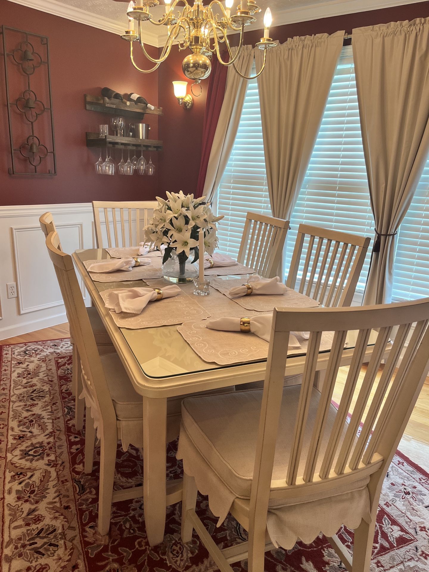 Martha Stewart Dinning Room Table.