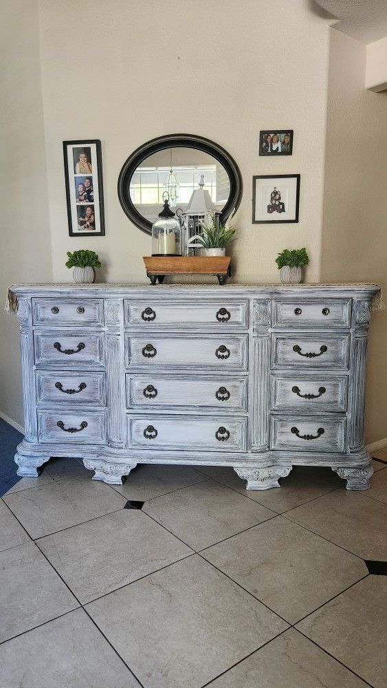 Dresser .. Entry Table