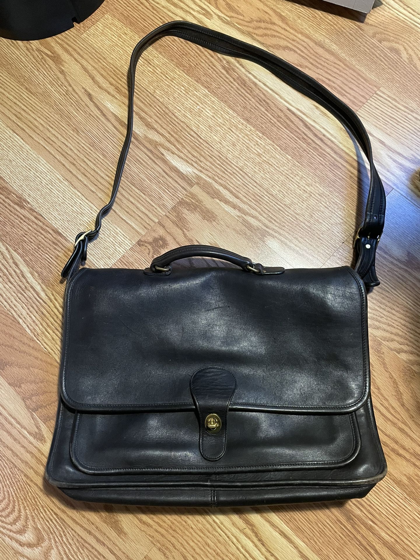 Vintage COACH Metropolitan Black Leather #5180 Messenger bag/ briefcase 