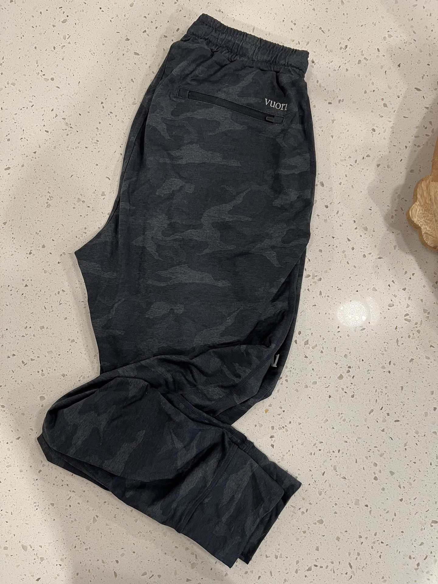 Vuori Sunday Performance Jogger Black Camo