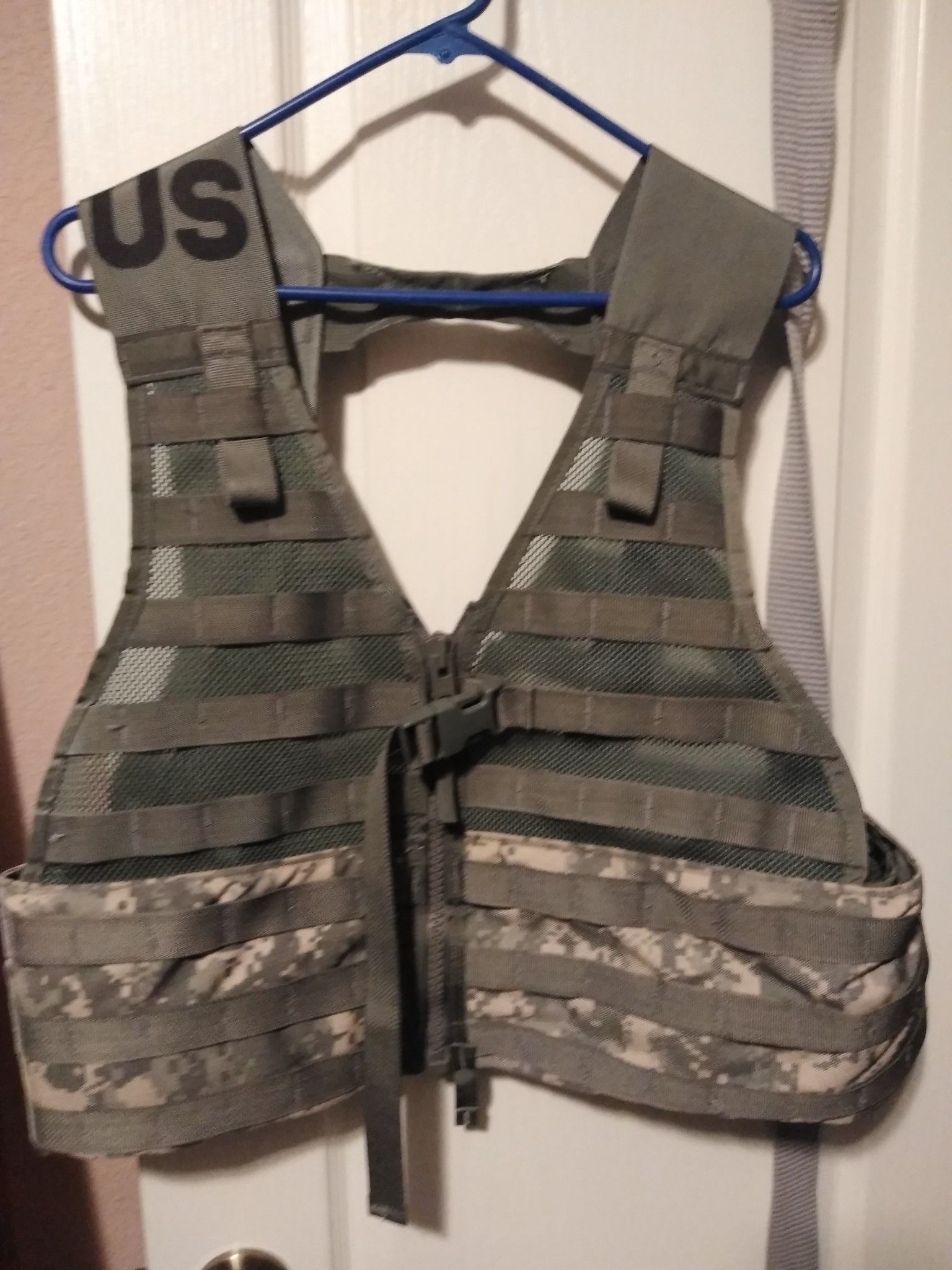 Molle vest