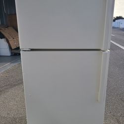GE Refrigerator Bisque