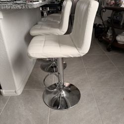 Set Of 4 Barstools 