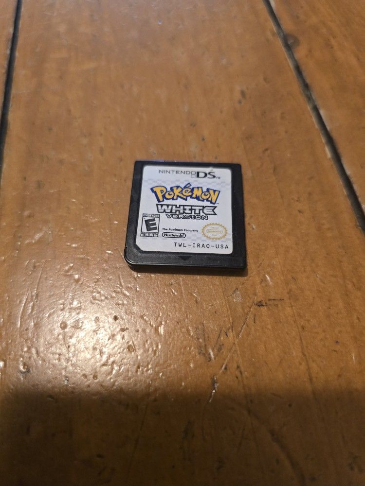 Pokemon White Version (Nintendo DS)