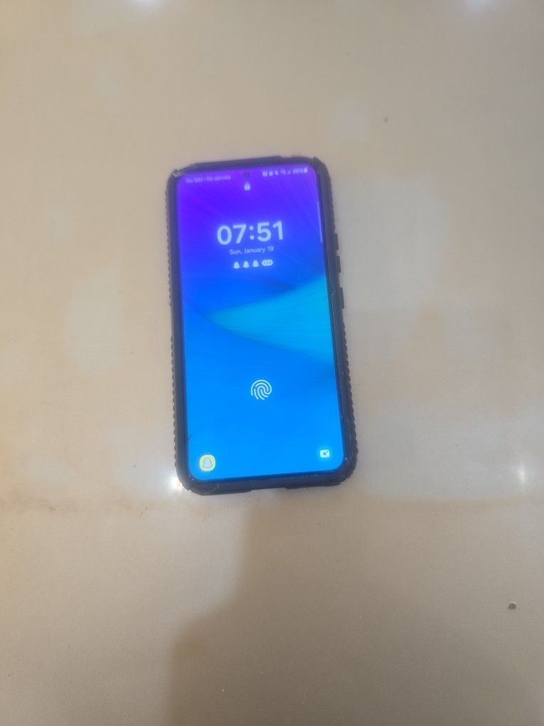 S22 128gb 4g Prisrine With Case (Case Is Scuffed)