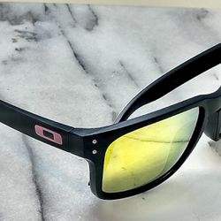 Oakley Holbrook Sunglasses Black/Pink Logo