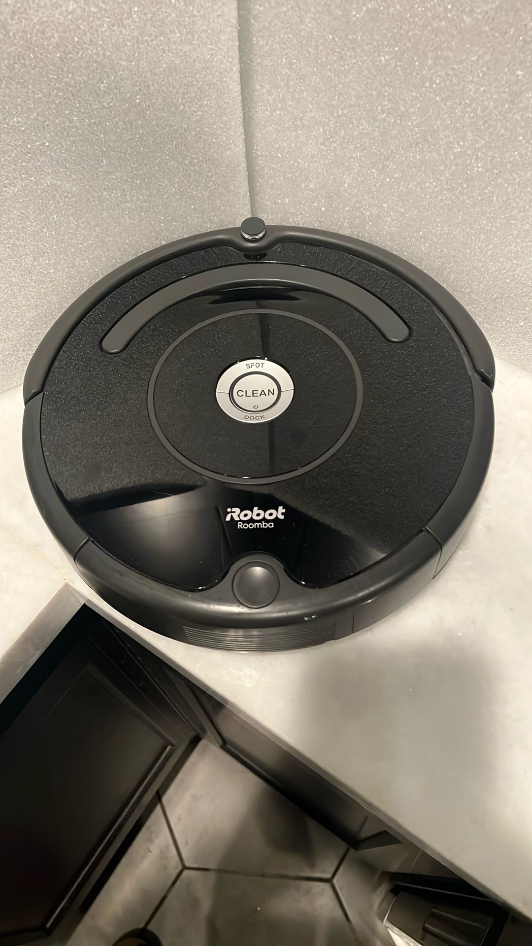 iRobot Roomba 675 Wi-Fi Connected Robot Vacuum