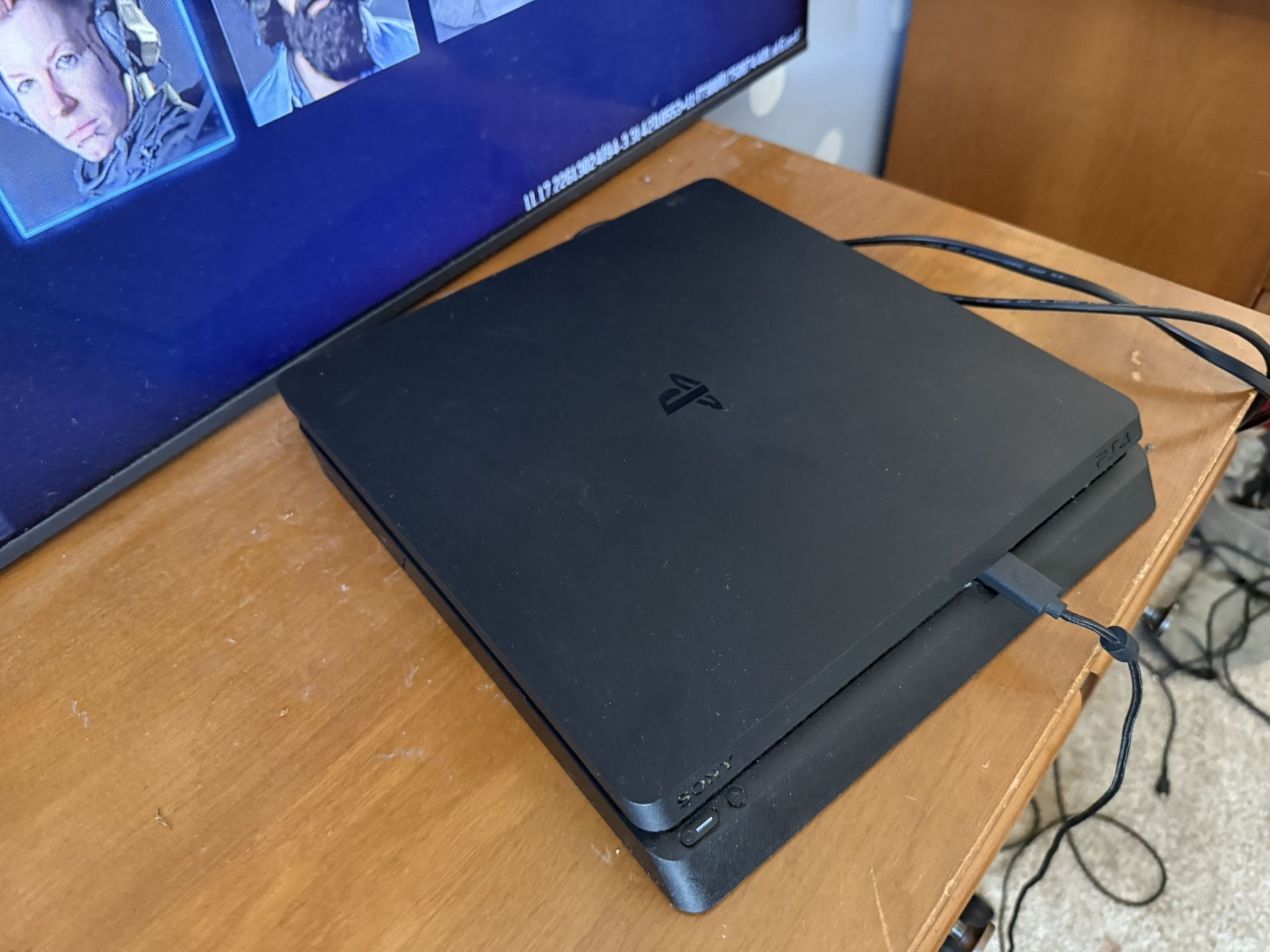 PS4 Slim