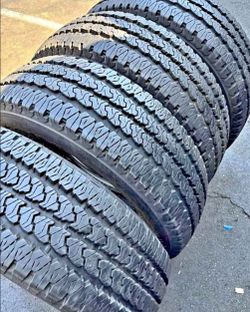 285-60R20 Firestone tires usadas en perfecta condición de vida listas para instalar 😎🏁