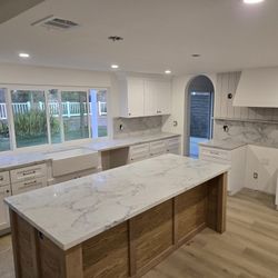 Countertop Installation & Slab Fabrication