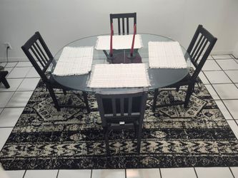 42x52 Oval Glass Dining Table w 4 Chairs & Area Rug