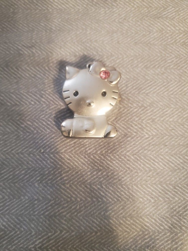 Hello Kitty Pendant Locket Clock