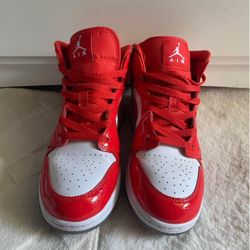 Jordan 1 Mid SE