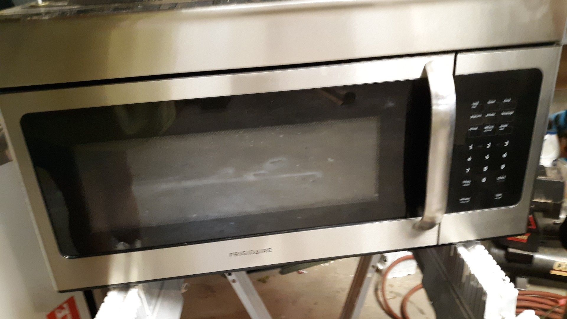 Frigidaire microwave under cupboard mount