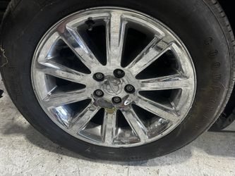 3 Chysler 300 Rims Was On A 5.7 Hemi