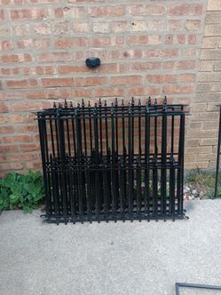 8 pcs Black Powder Coated Steel Decorative Fence Panels