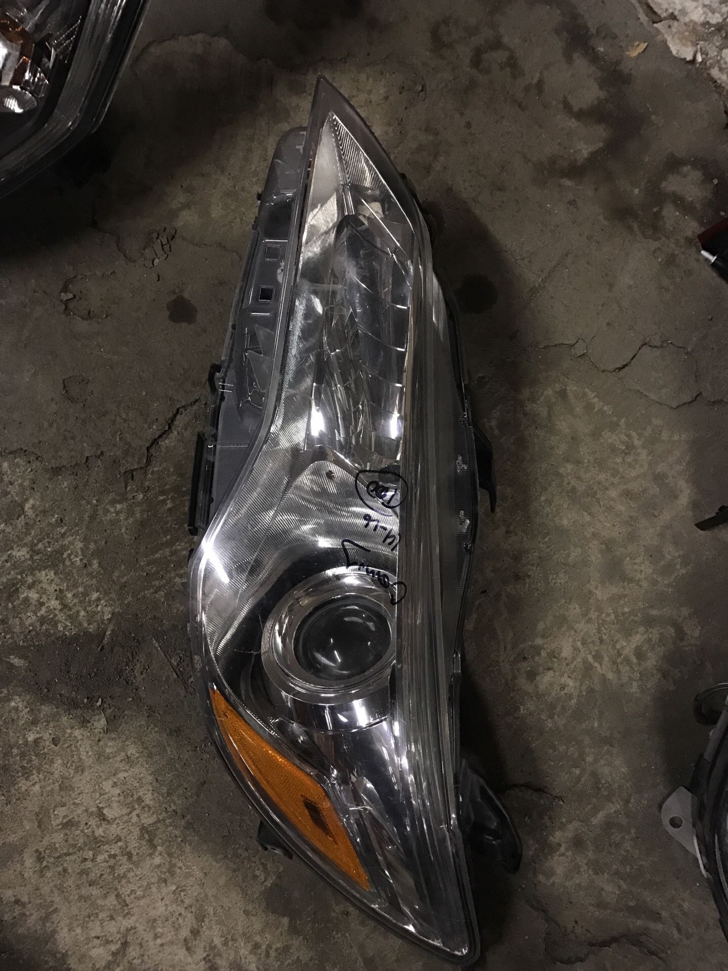 2014 to 2016 Toyota Camry headlight driver side