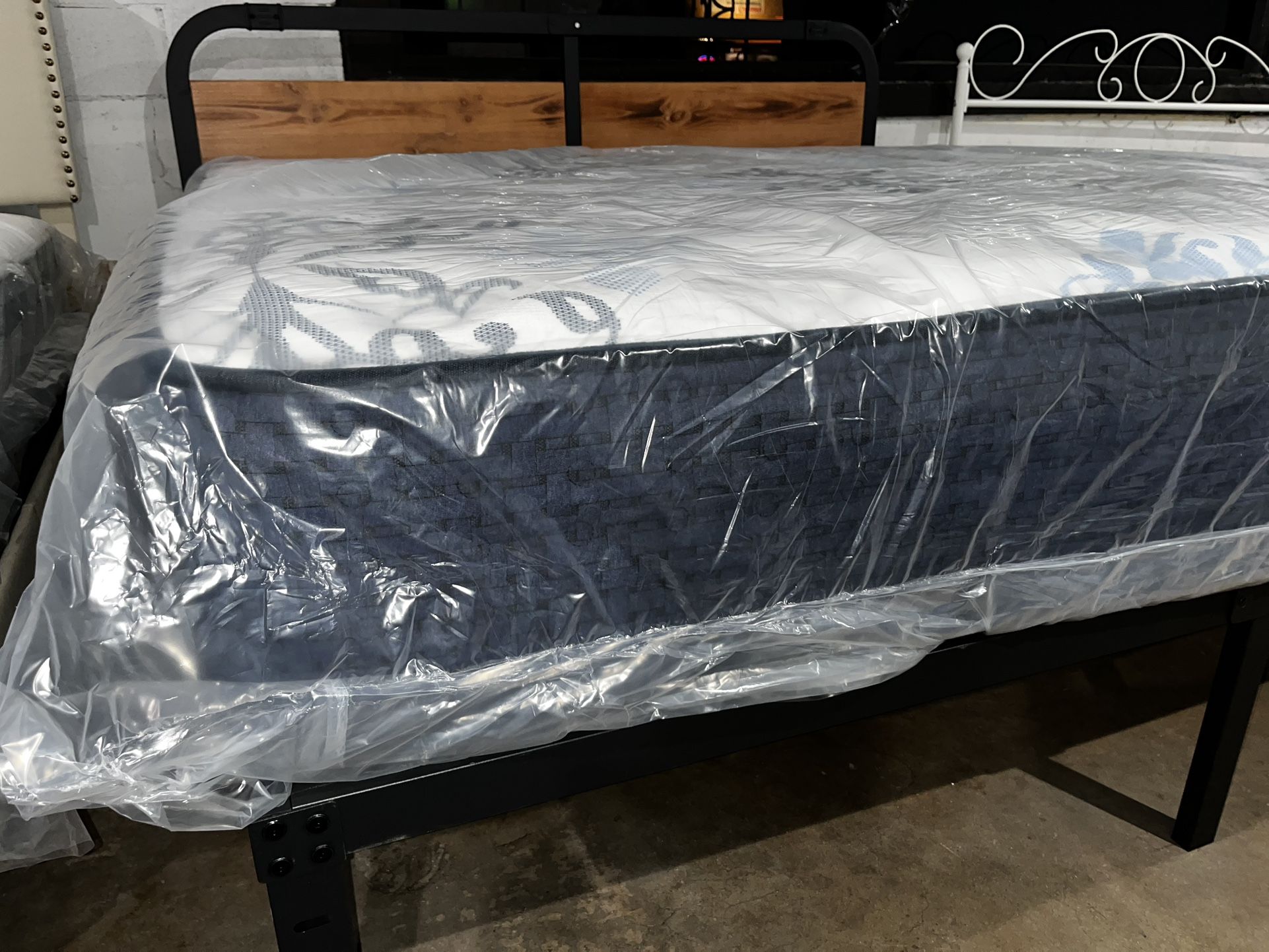 Bring Home This New 13.5” Inch Inch Comfy Firm King Size...