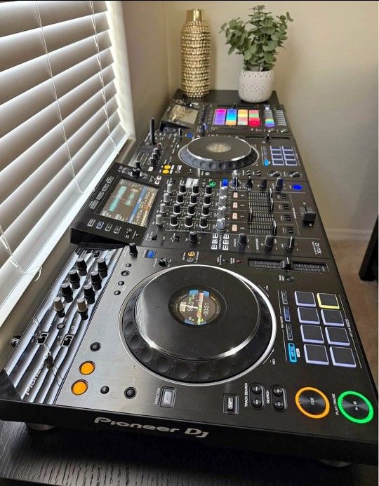 Pioneer-XDJ-XZ + DJS-1000 Mint Condition