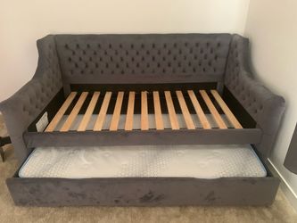 Trundle twin bed $290