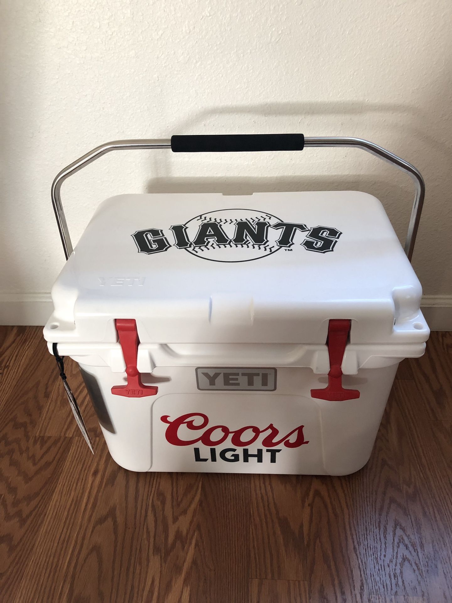 YETI Roadie 20 Cooler- SF Giants Limited Addition