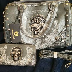 SKULL PURSE WITH MATCHING WALLET 