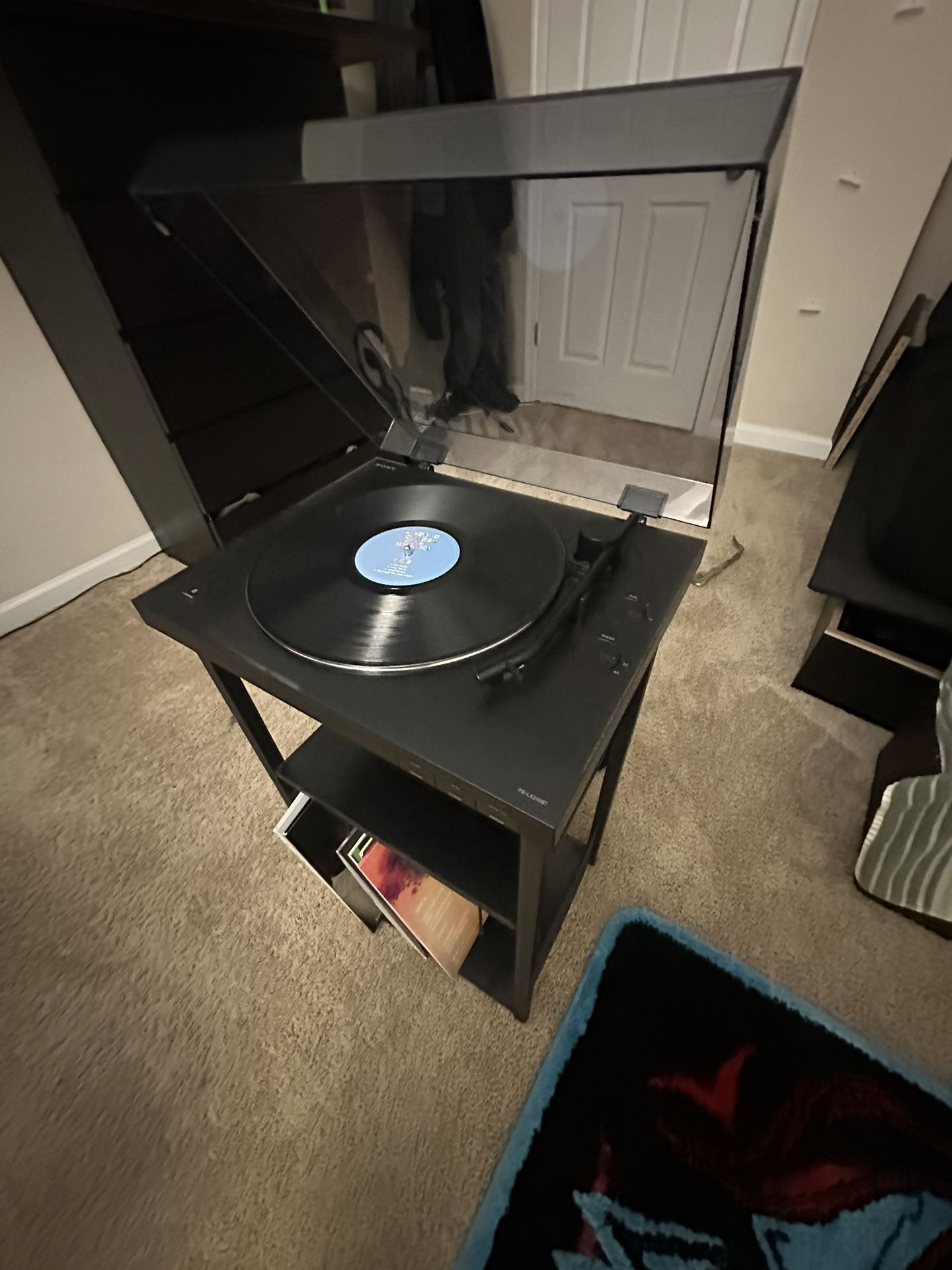 VINYL PLAYER WITH STAND