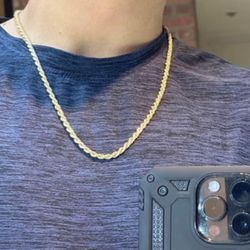 10k Real Gold Chain 22 Inches 