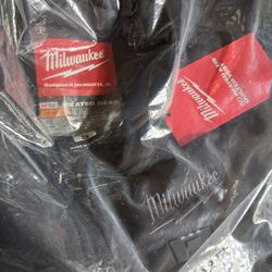 Milwaukee m12 heated axis vest small