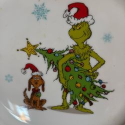 The GRINCH 4 Pc DINNER 🍽️ PLATES SET (Price Is Firm)