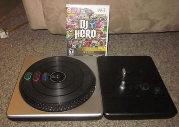 Wii Dj Hero Turntable And Game