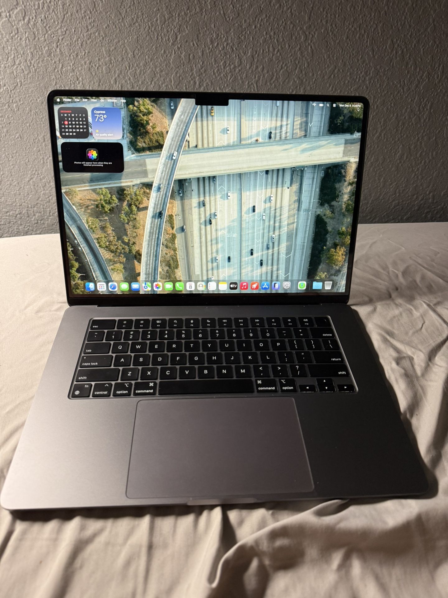 MacBook Air 15” M3 – 8GB RAM / 256GB SSD – READ DESCRIPTION