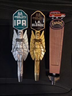 Beer handles IPA, Angel city LA blonde, and Brewers