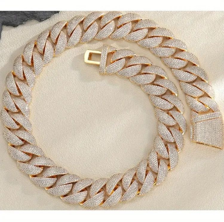 GOLD OR SILVER 22IN CHAIN‼️🚚