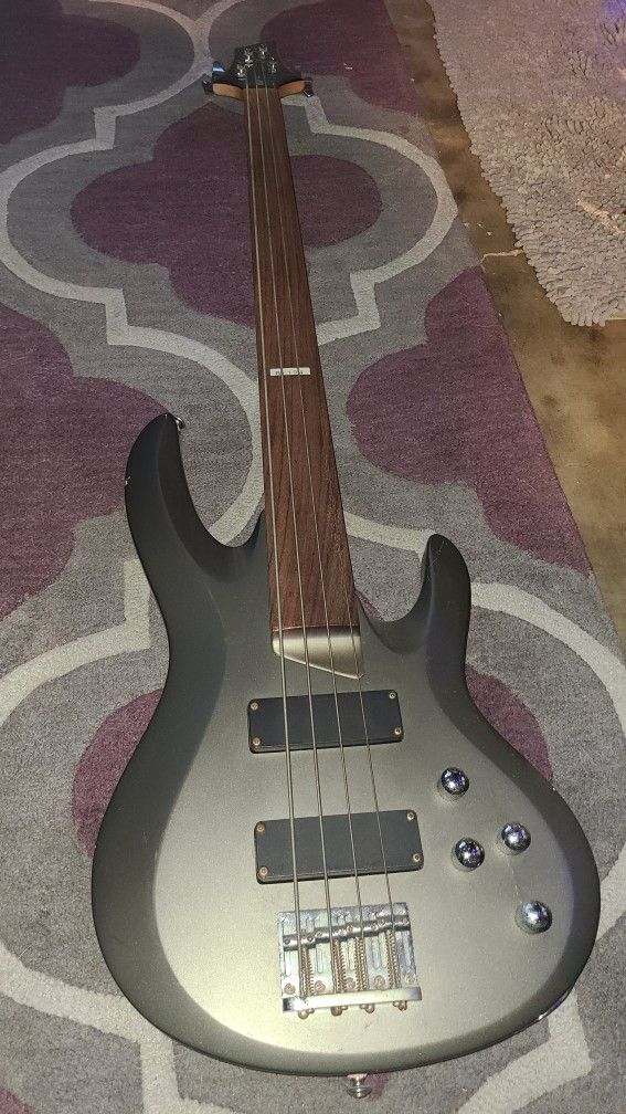LTD Fretless Electric Bass GUITAR