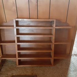 Holds https://offerup.com/redirect/?o=RXZlcnl0aGluZy5sb2w=