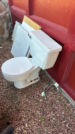 Free toilet. Older but still works.