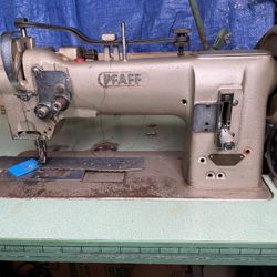 Pfaff Industrial Sewing Machine With Table 