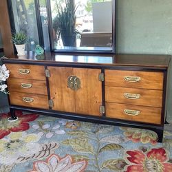 Gorgeous Alta Vista Century Chin Hua Asian Hollywood Regency Dresser And one Nigth Stand  And Mirro